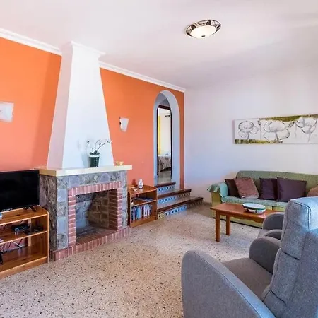 Casa Amarillo - Beautiful Mediterranean Style - Amazing Terrace And Pool Near Son Bou